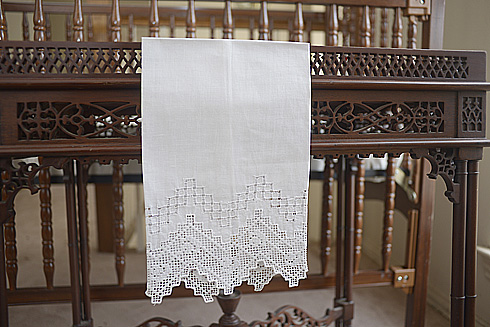 Fancy Fancy English Hemstitch & Embroidered Guest Towels